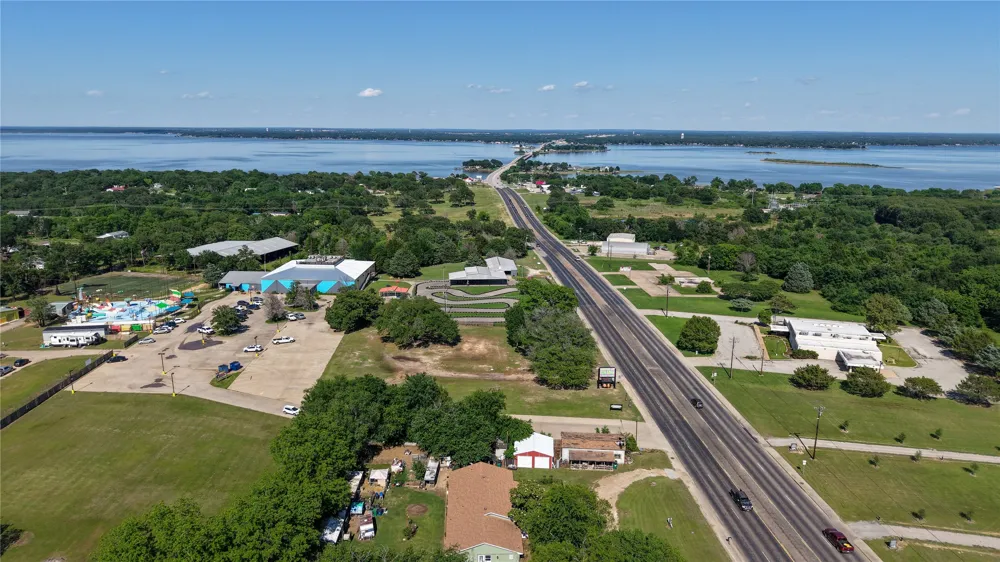 600 E Cedar Creek Parkway Seven Points, TX 75143