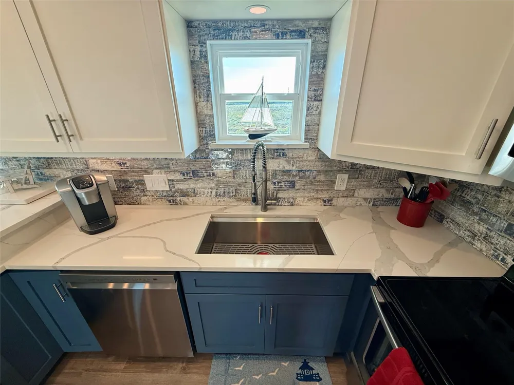 16719 Tahiti Way Jamaica Beach, TX 77554
