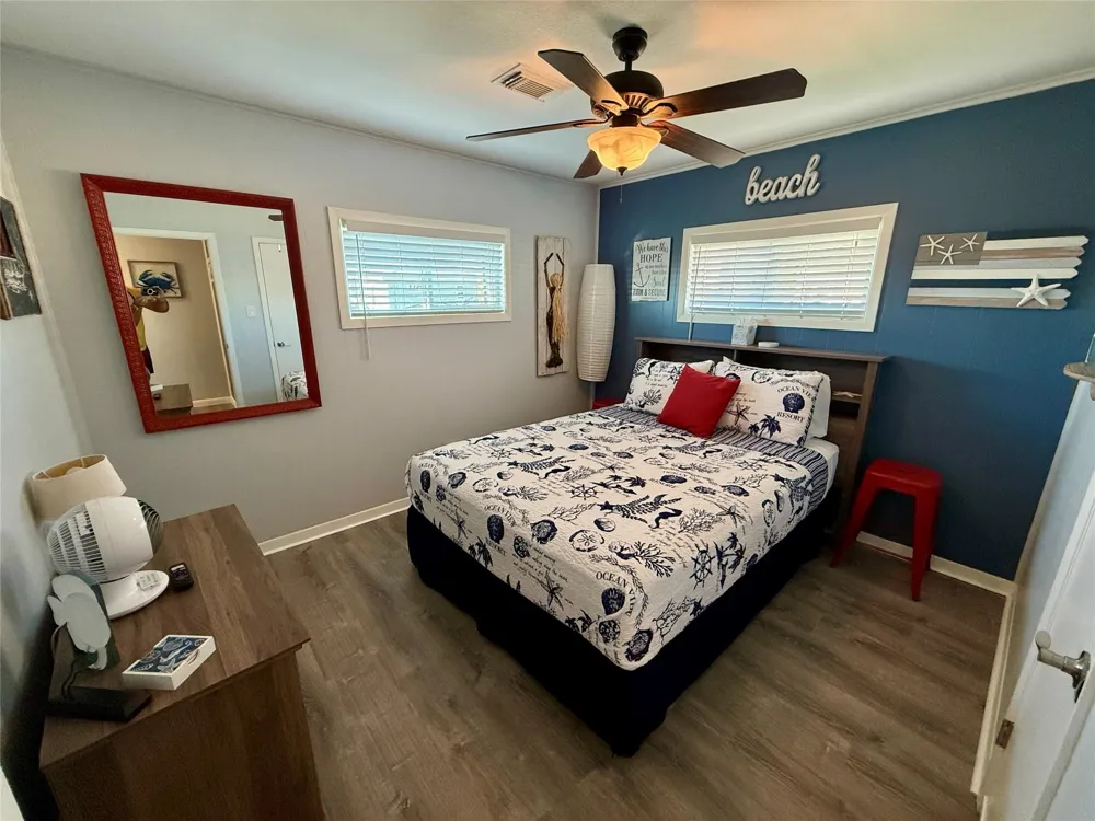 16719 Tahiti Way Jamaica Beach, TX 77554