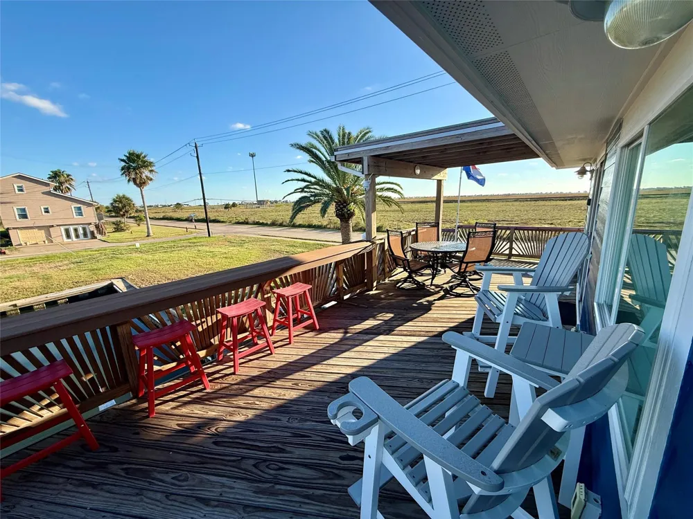 16719 Tahiti Way Jamaica Beach, TX 77554