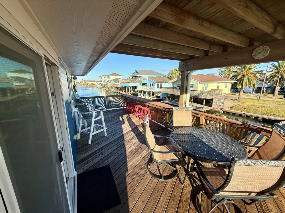 16719 Tahiti Way Jamaica Beach, TX 77554