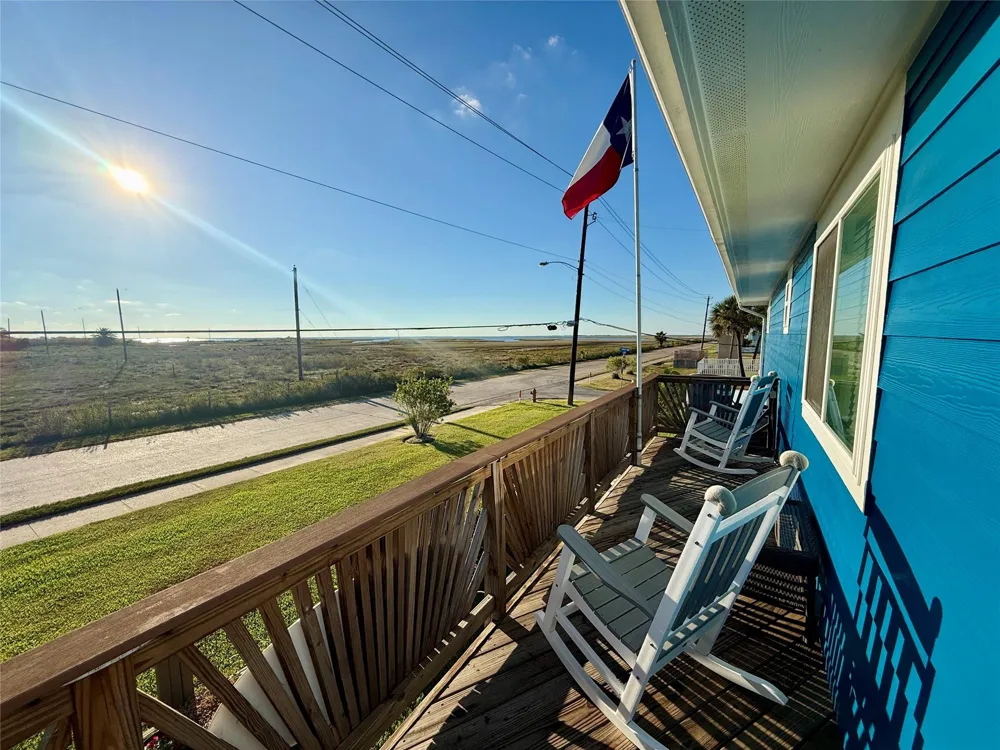 16719 Tahiti Way Jamaica Beach, TX 77554