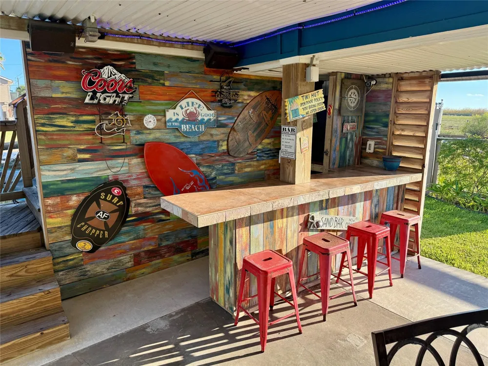 16719 Tahiti Way Jamaica Beach, TX 77554