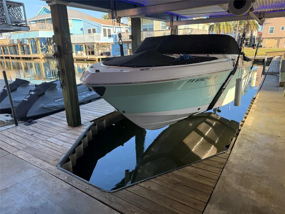 16719 Tahiti Way Jamaica Beach, TX 77554