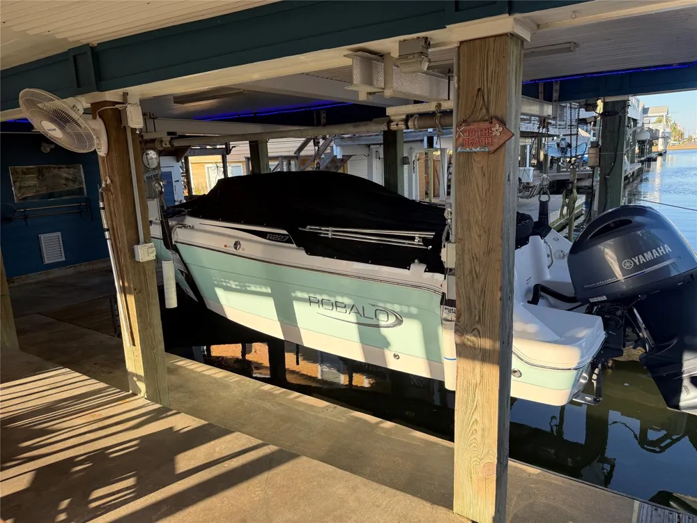 16719 Tahiti Way Jamaica Beach, TX 77554