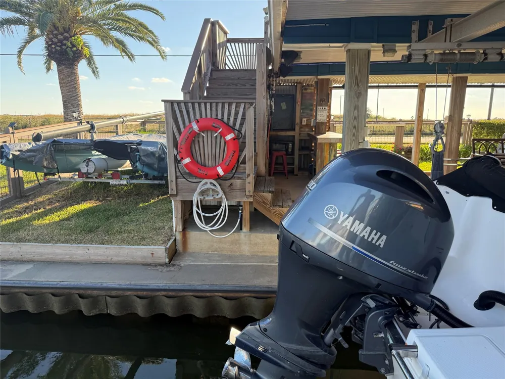 16719 Tahiti Way Jamaica Beach, TX 77554