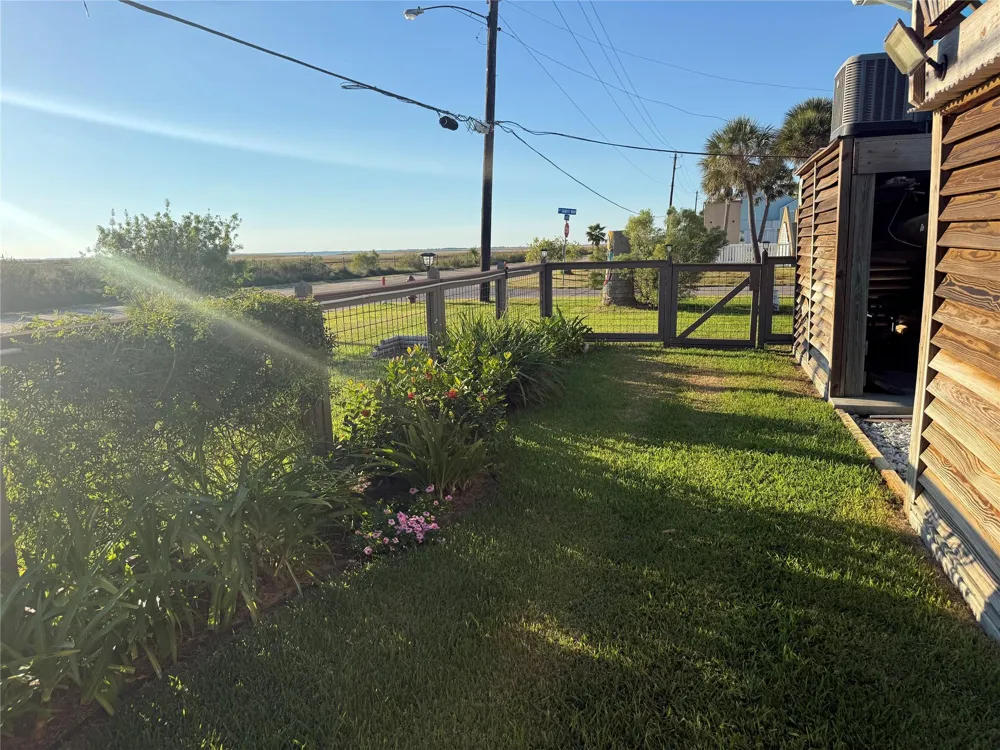 16719 Tahiti Way Jamaica Beach, TX 77554