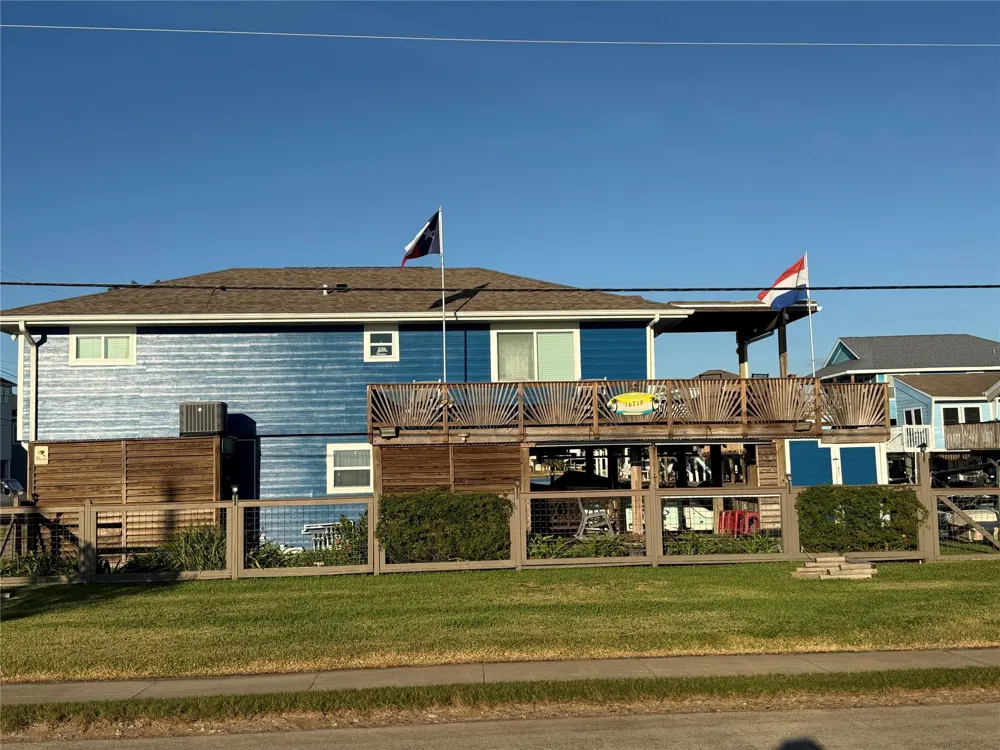 16719 Tahiti Way Jamaica Beach, TX 77554