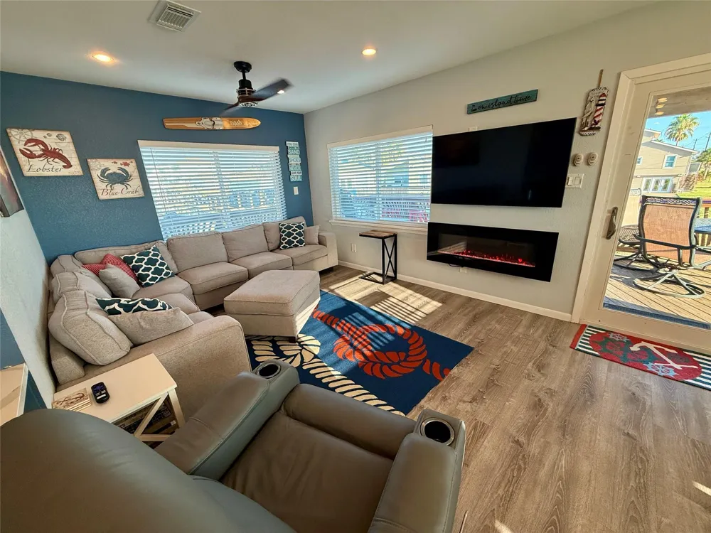 16719 Tahiti Way Jamaica Beach, TX 77554