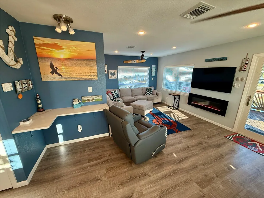 16719 Tahiti Way Jamaica Beach, TX 77554