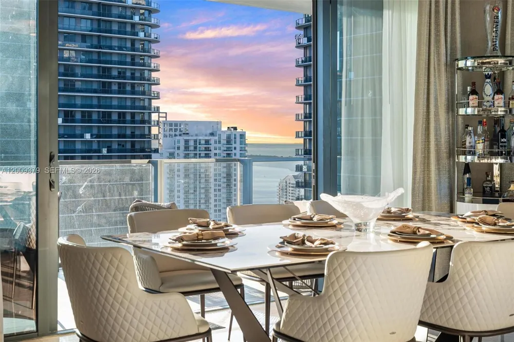 88 SW 7th St #3801 Miami, FL 33130