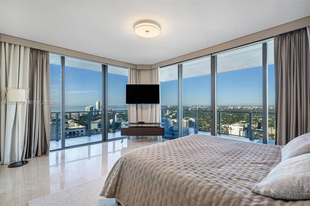 88 SW 7th St #3801 Miami, FL 33130