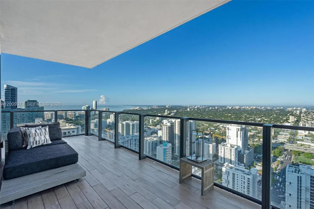 88 SW 7th St #3801 Miami, FL 33130