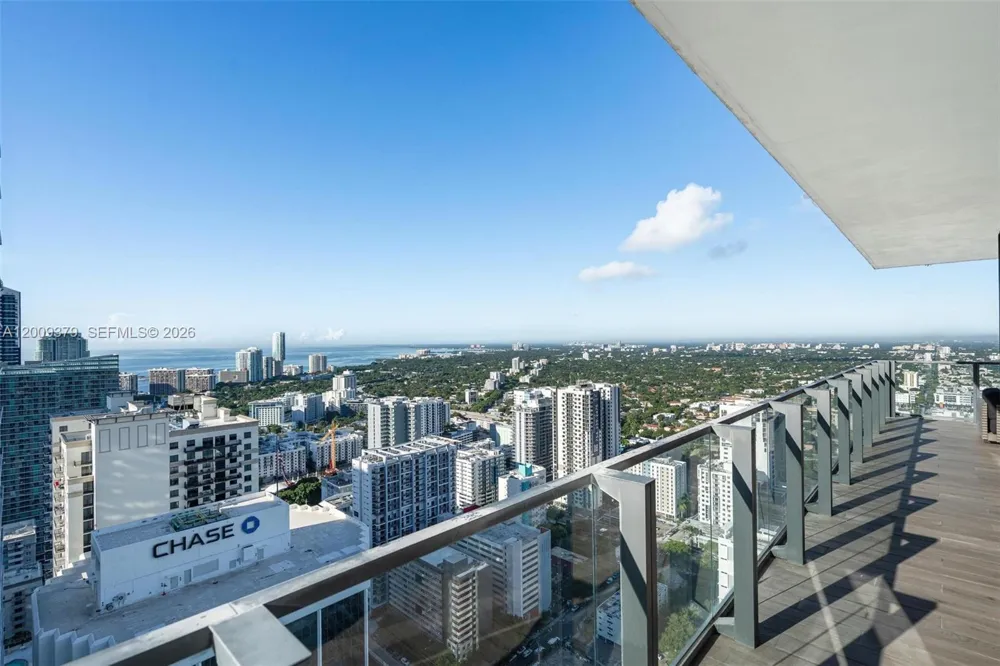 88 SW 7th St #3801 Miami, FL 33130