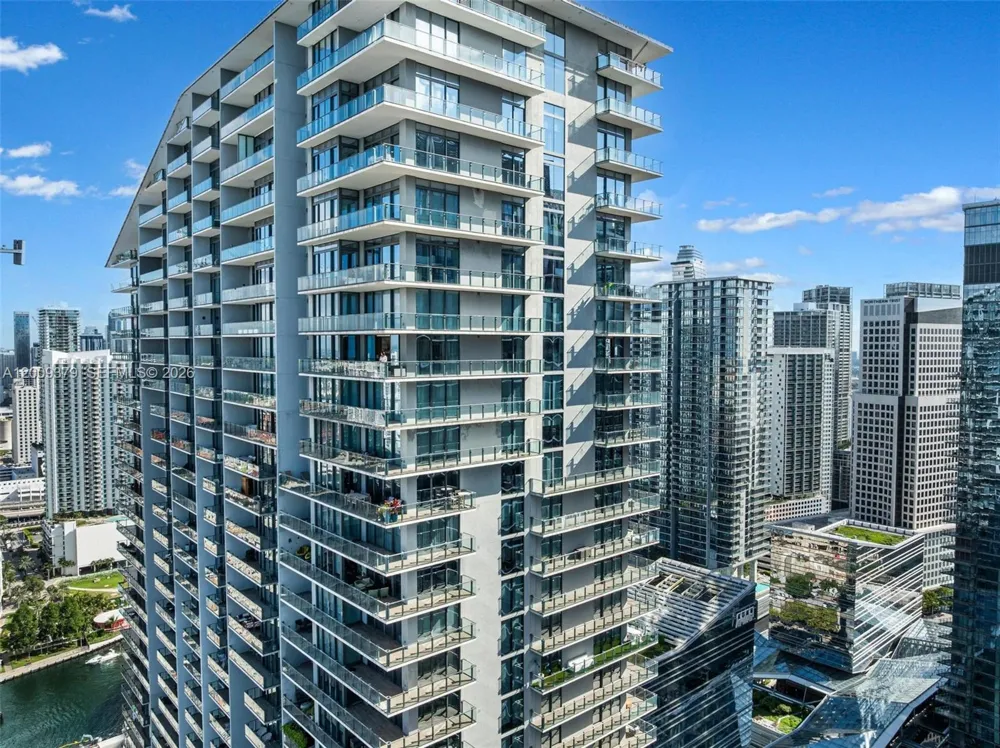 88 SW 7th St #3801 Miami, FL 33130