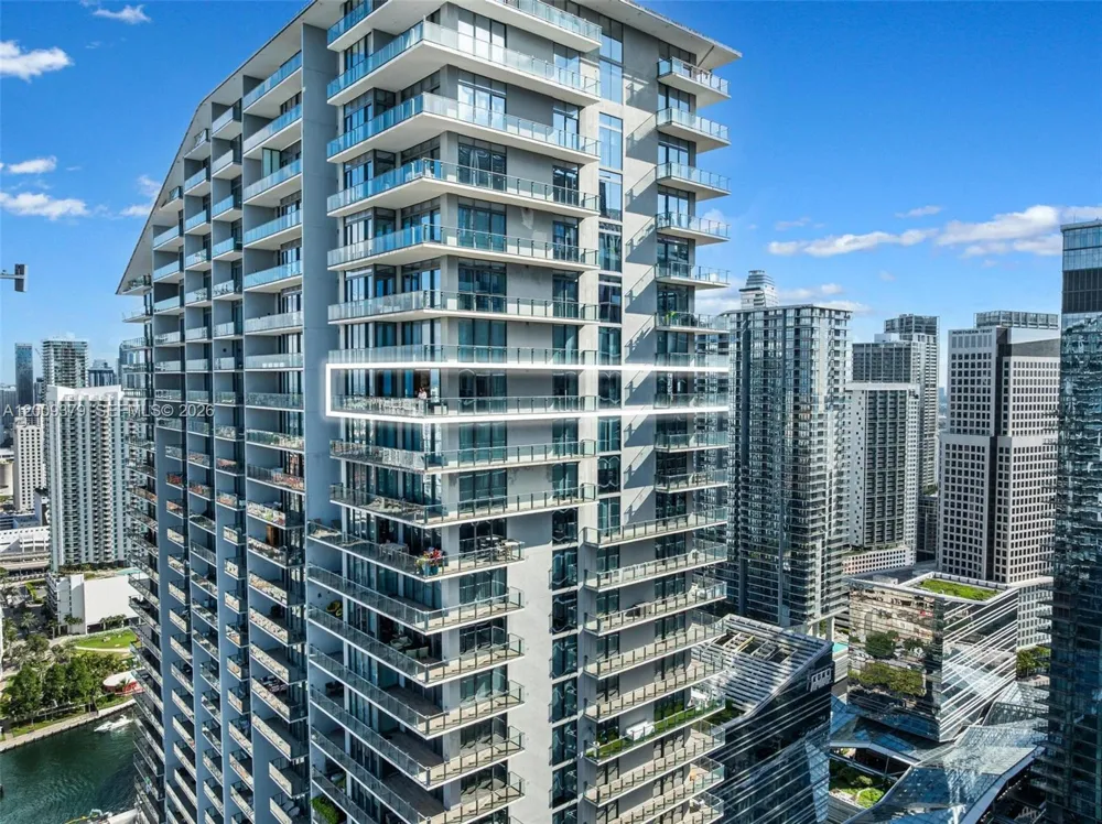 88 SW 7th St #3801 Miami, FL 33130