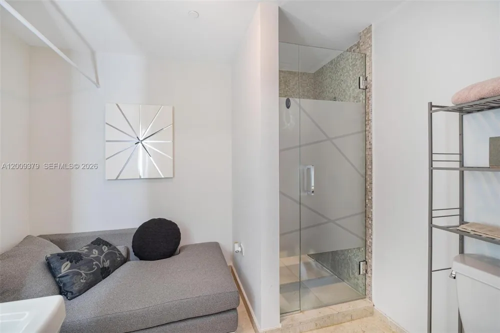 88 SW 7th St #3801 Miami, FL 33130