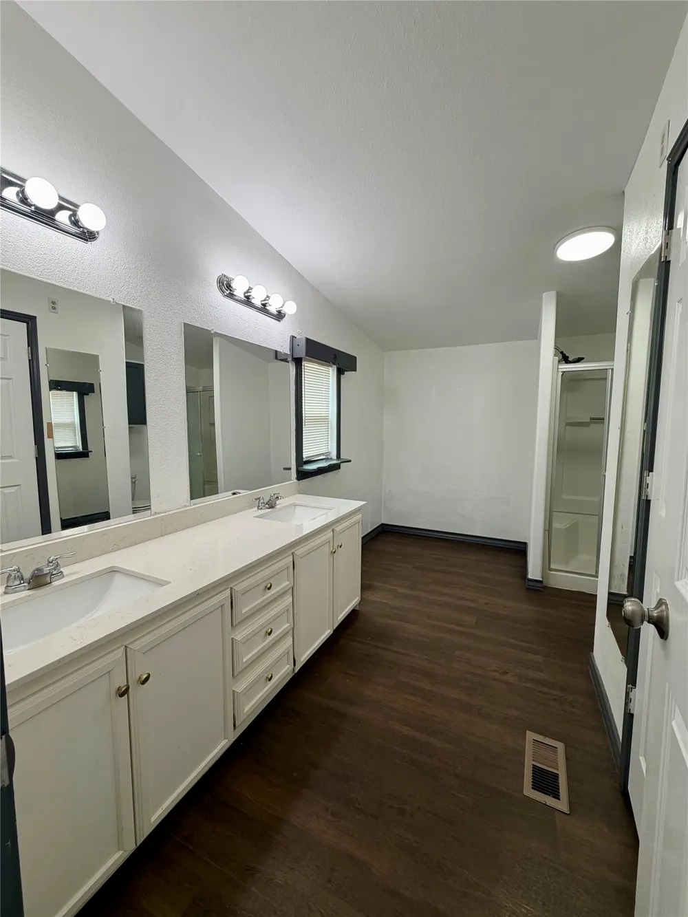 19511 Blanco Drive Lago Vista, TX 78645