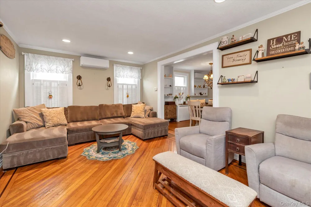 17 Everett Street Lynbrook, NY 11563