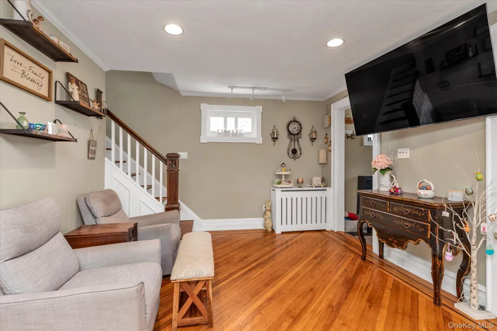 17 Everett Street Lynbrook, NY 11563