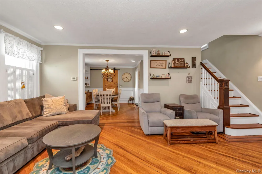 17 Everett Street Lynbrook, NY 11563