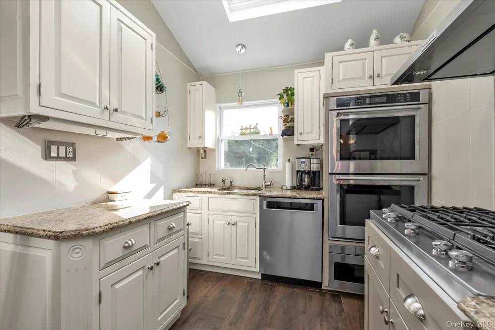 17 Everett Street Lynbrook, NY 11563