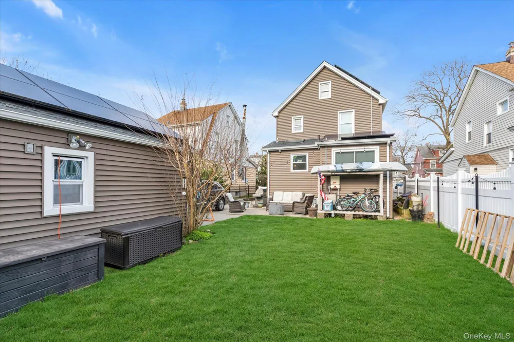 17 Everett Street Lynbrook, NY 11563