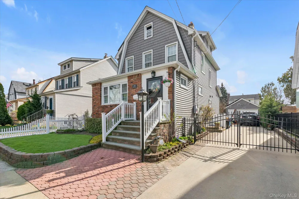 17 Everett Street Lynbrook, NY 11563
