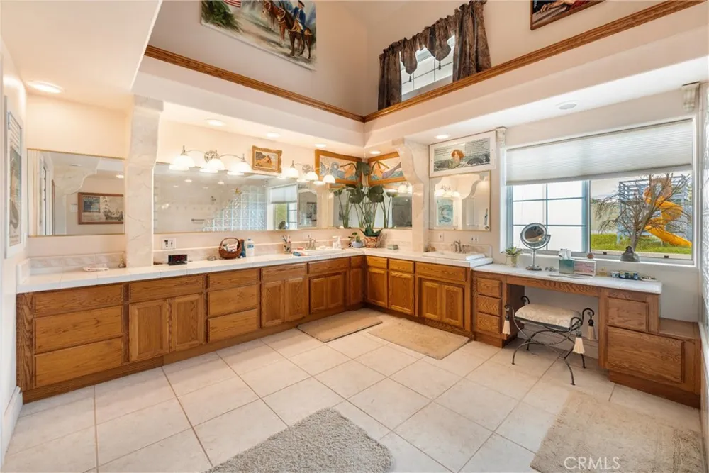 6685 El Pomar Drive Templeton, CA 93465