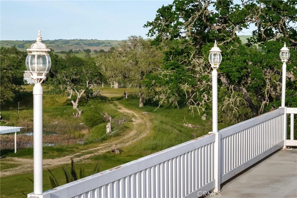 6685 El Pomar Drive Templeton, CA 93465