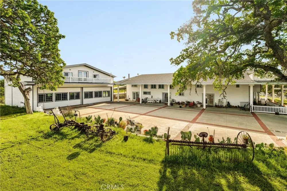 6685 El Pomar Drive Templeton, CA 93465