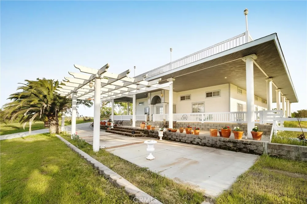 6685 El Pomar Drive Templeton, CA 93465