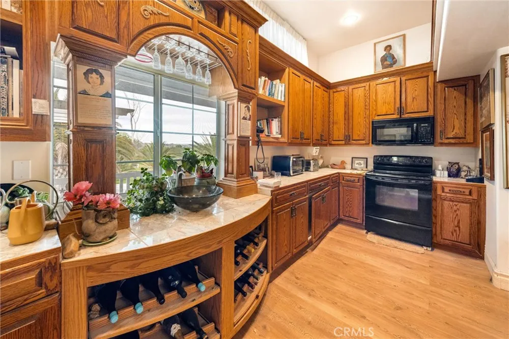6685 El Pomar Drive Templeton, CA 93465
