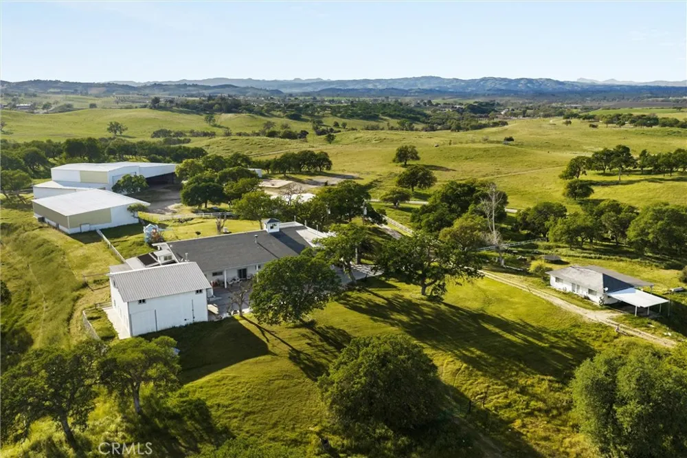 6685 El Pomar Drive Templeton, CA 93465