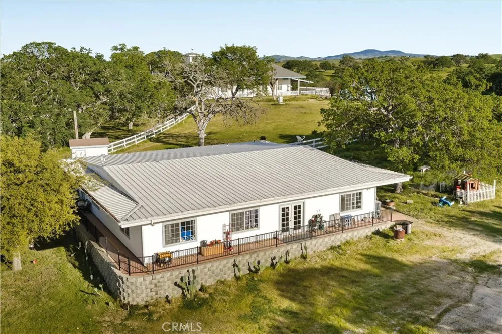 6685 El Pomar Drive Templeton, CA 93465