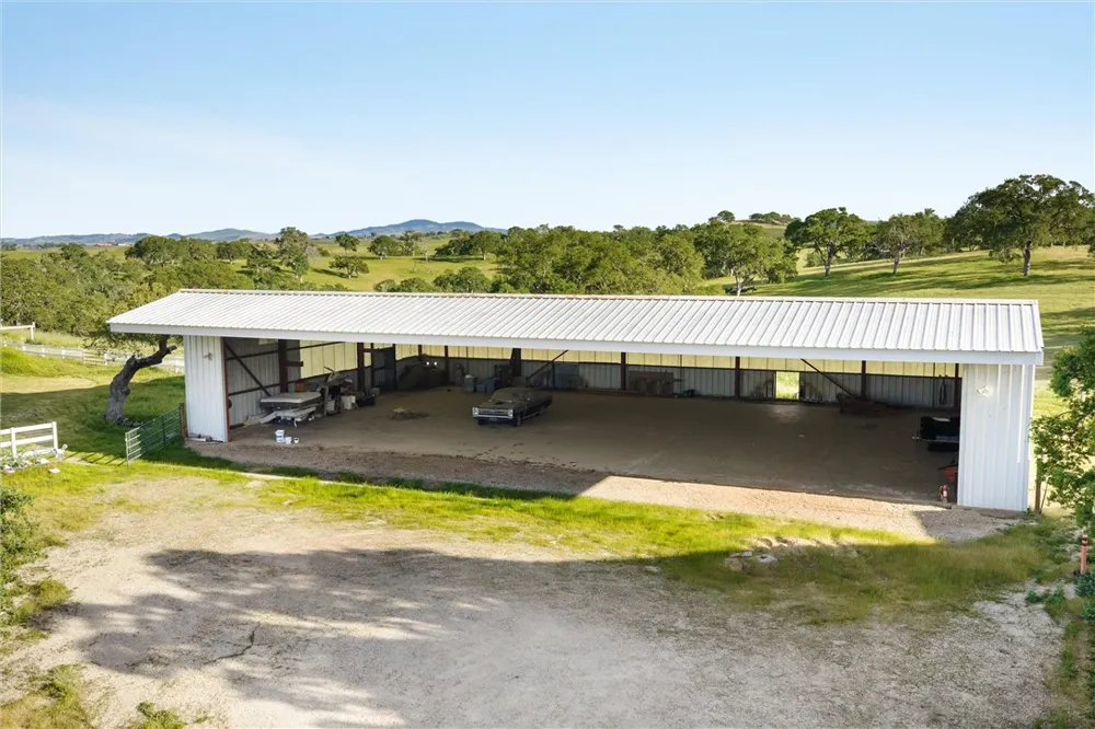 6685 El Pomar Drive Templeton, CA 93465