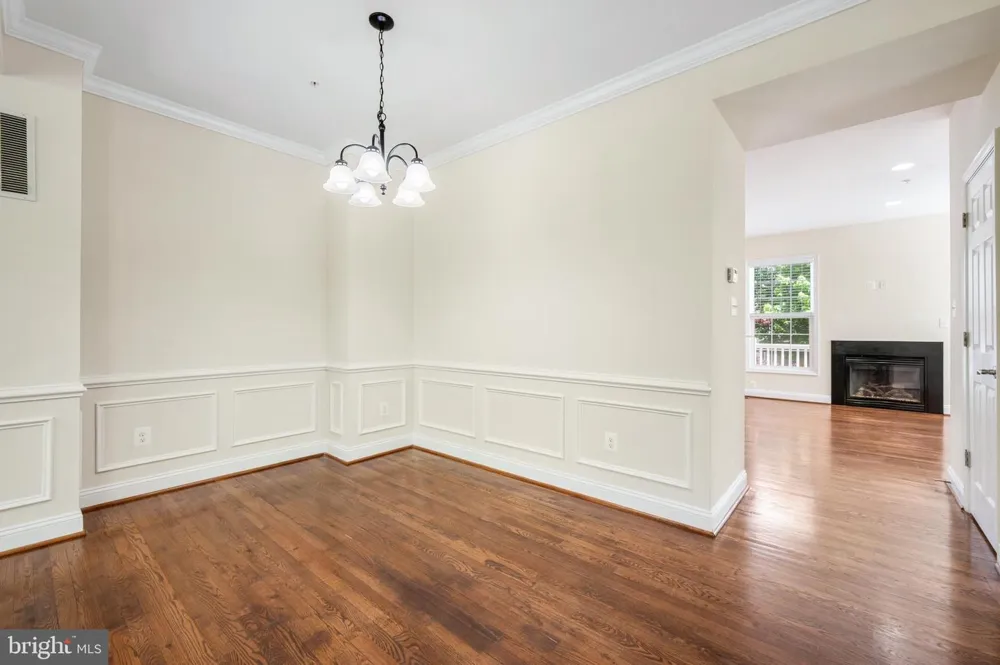 8341 BRODERICK CIRCLE Gaithersburg, MD 20877