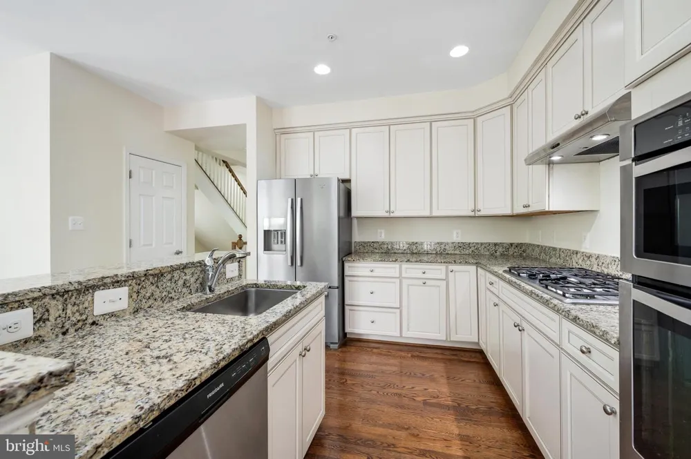 8341 BRODERICK CIRCLE Gaithersburg, MD 20877
