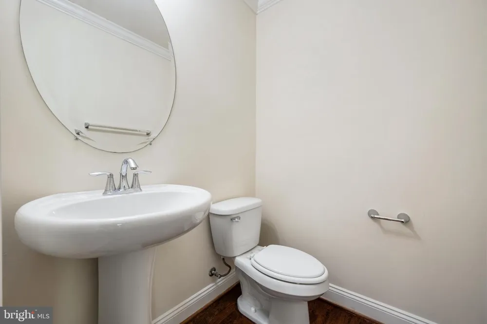 8341 BRODERICK CIRCLE Gaithersburg, MD 20877