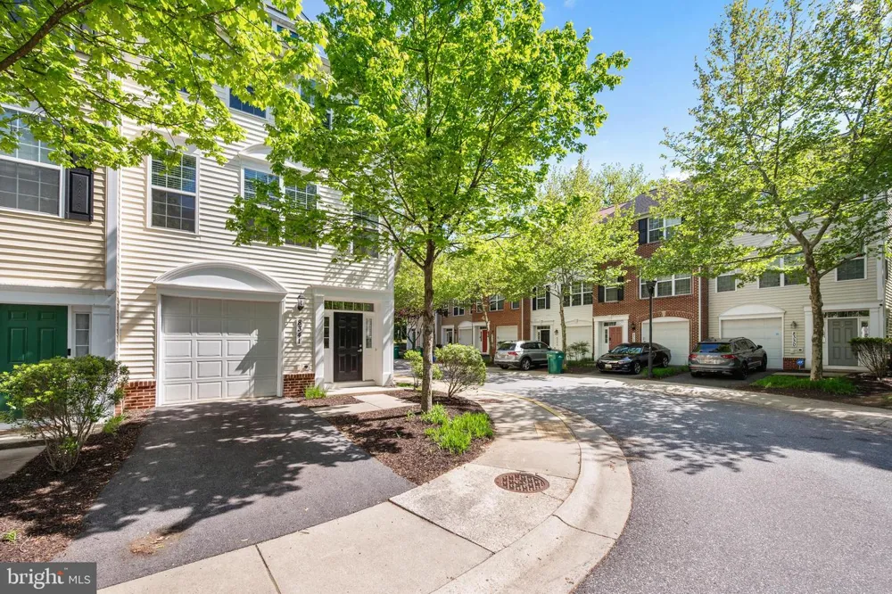 8341 BRODERICK CIRCLE Gaithersburg, MD 20877