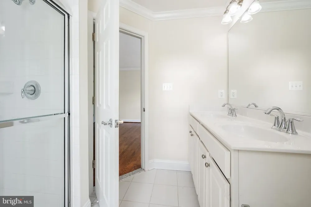 8341 BRODERICK CIRCLE Gaithersburg, MD 20877