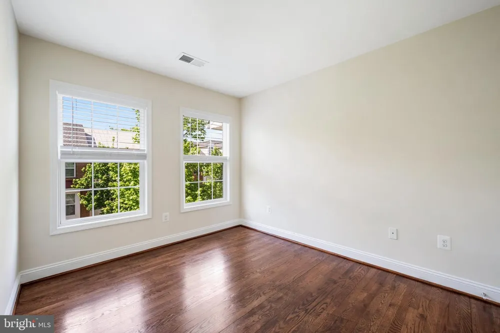 8341 BRODERICK CIRCLE Gaithersburg, MD 20877