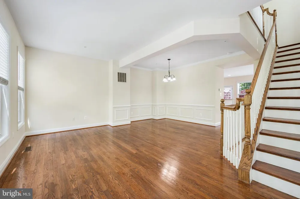 8341 BRODERICK CIRCLE Gaithersburg, MD 20877