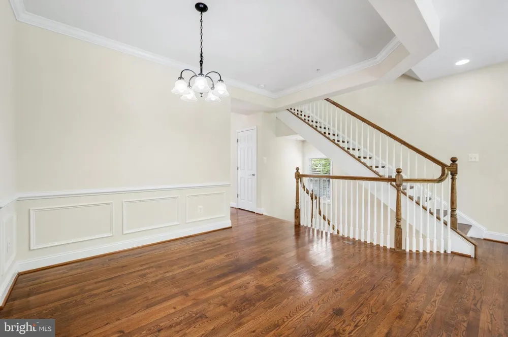 8341 BRODERICK CIRCLE Gaithersburg, MD 20877