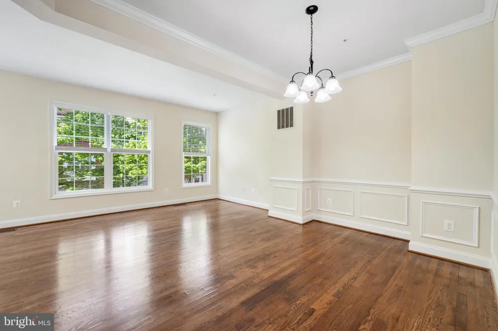 8341 BRODERICK CIRCLE Gaithersburg, MD 20877