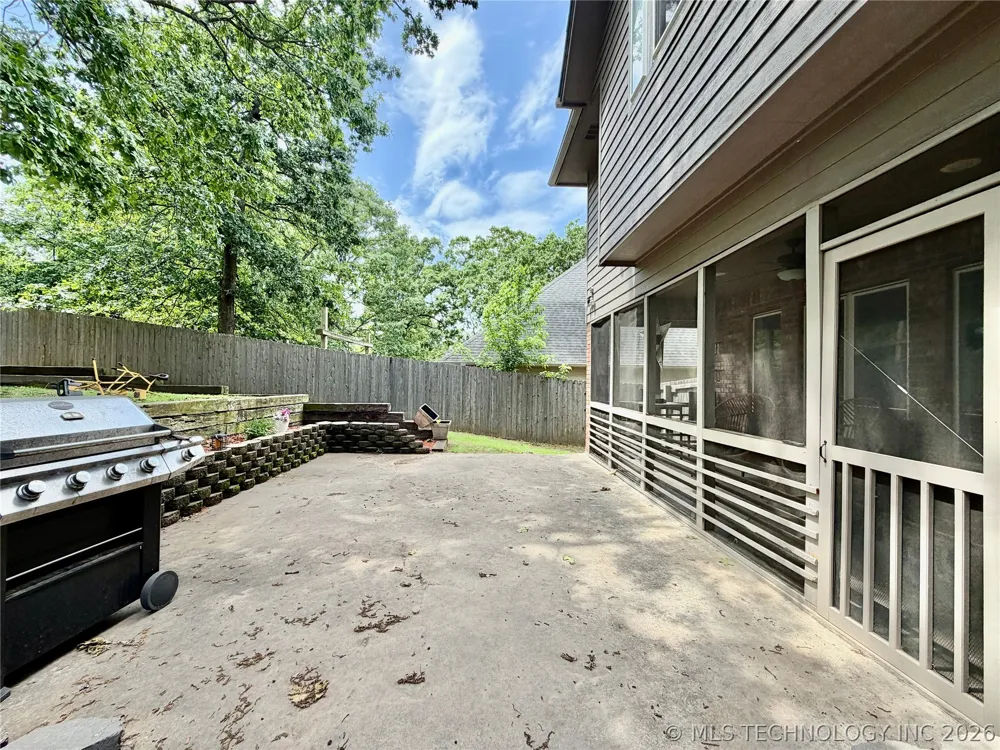 306 Hickory Drive Tahlequah, OK 74464