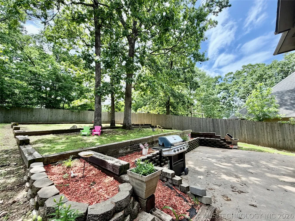306 Hickory Drive Tahlequah, OK 74464