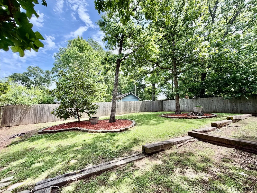 306 Hickory Drive Tahlequah, OK 74464