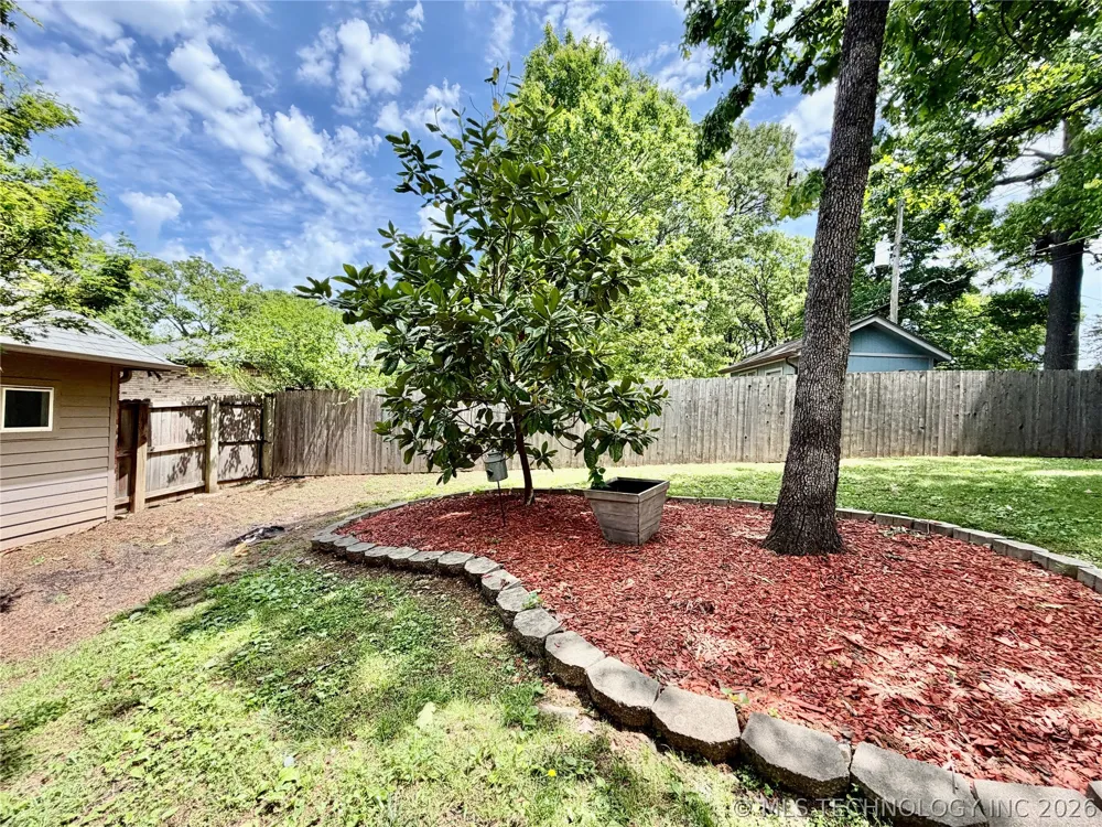 306 Hickory Drive Tahlequah, OK 74464