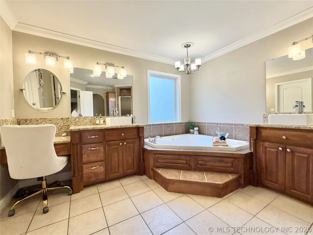 306 Hickory Drive Tahlequah, OK 74464
